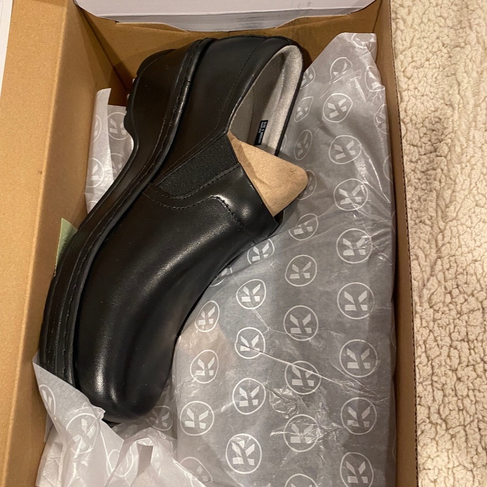 Klogs Naples shoe size 9